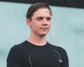 Когда внутри пусто, а вокруг слава: монолог музыканта о бессоннице и самоконтроле